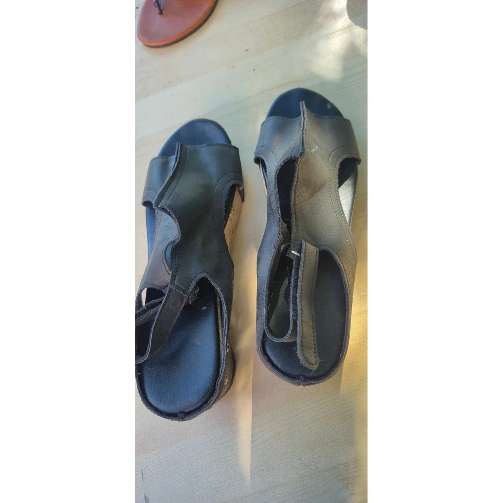 Unbranded black leather